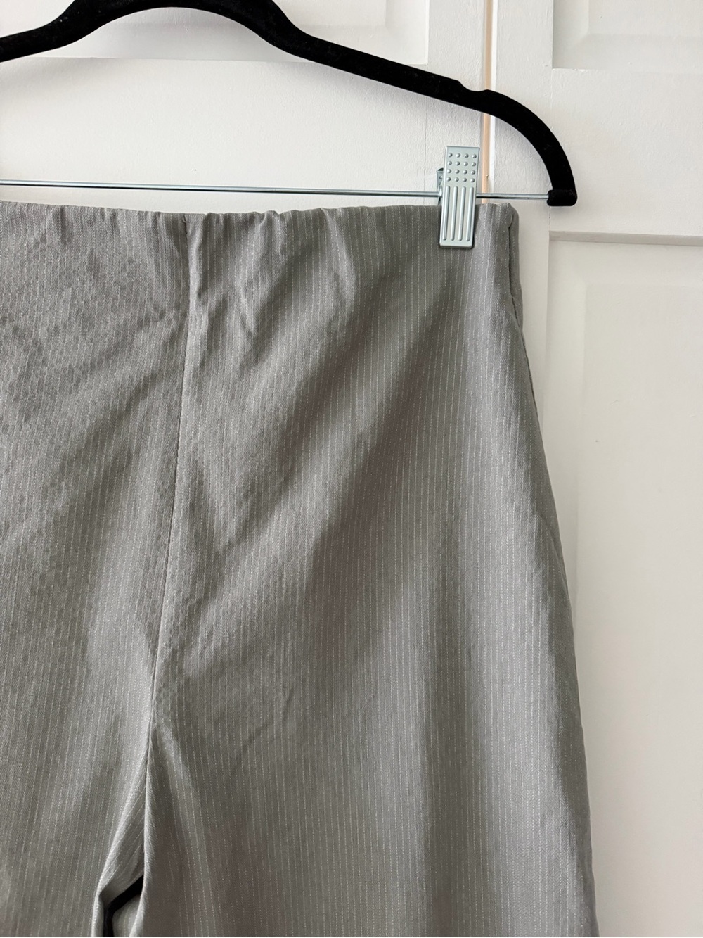 Grey Pinstripe High-Rise Wide Leg Elastic Waist Cropped Pants Like new - Picture 6 of 11